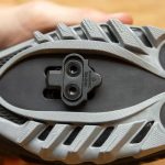 پل پدال کوهستان SHIMANO SM‑SH51 نصب شده بر روی کفش